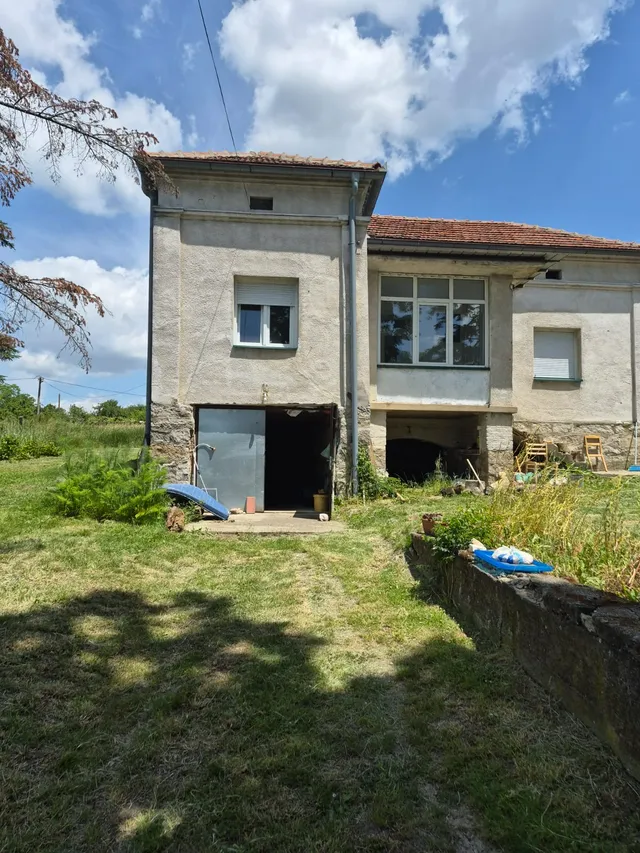Aranđelovac, dve kuće na 16 ari 