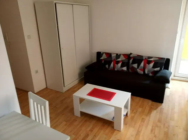 Cara Dušana, nameštena garsonjera, niski režijski troškovi