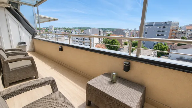 ĐERAM PIJACA | PETOSOBAN DUPLEKS 118 m² | TERASA | UKNJIŽEN