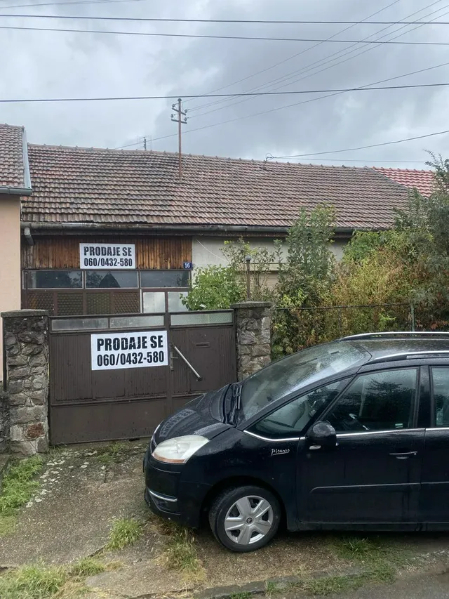 Odlična lokacija, mirna, pogodna i za investitore