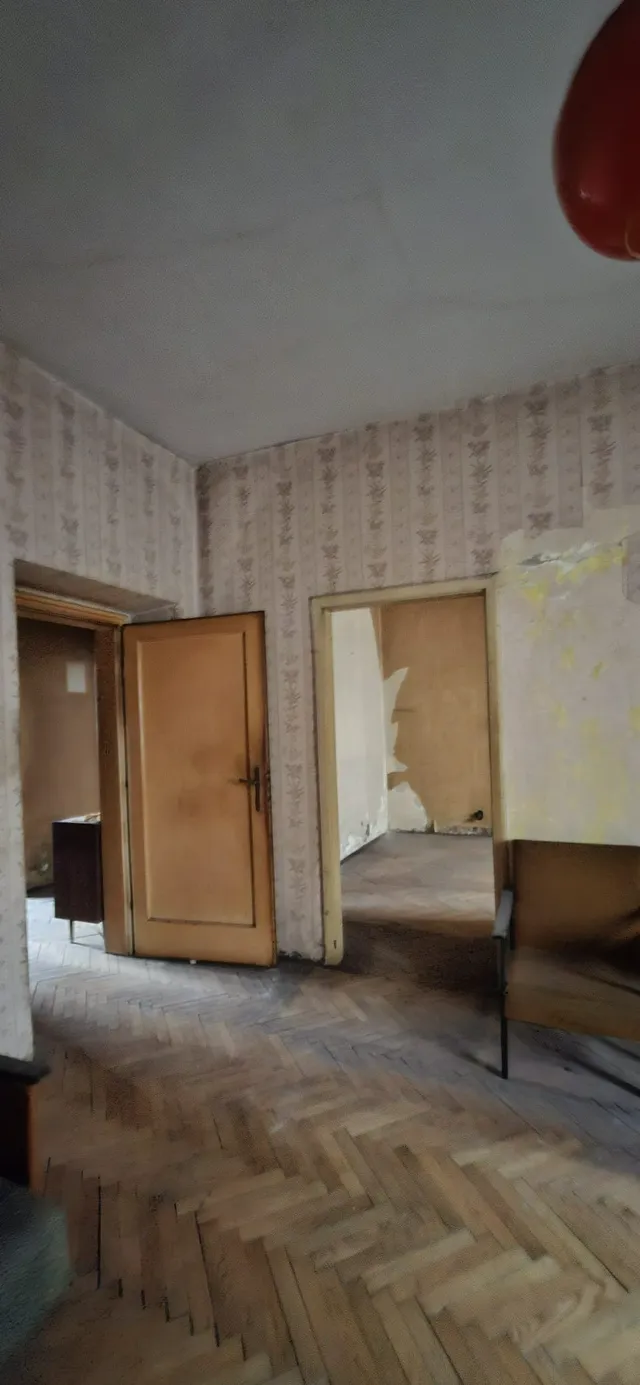 Uknjižen salonac na odličnoj lokaciji